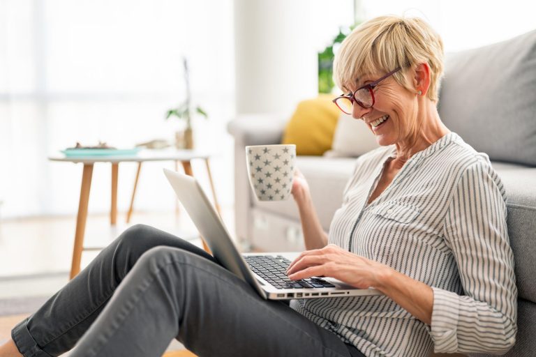 You Can Enroll in Medicare Without an Agent — Here’s Why More Seniors Are Doing Exactly That